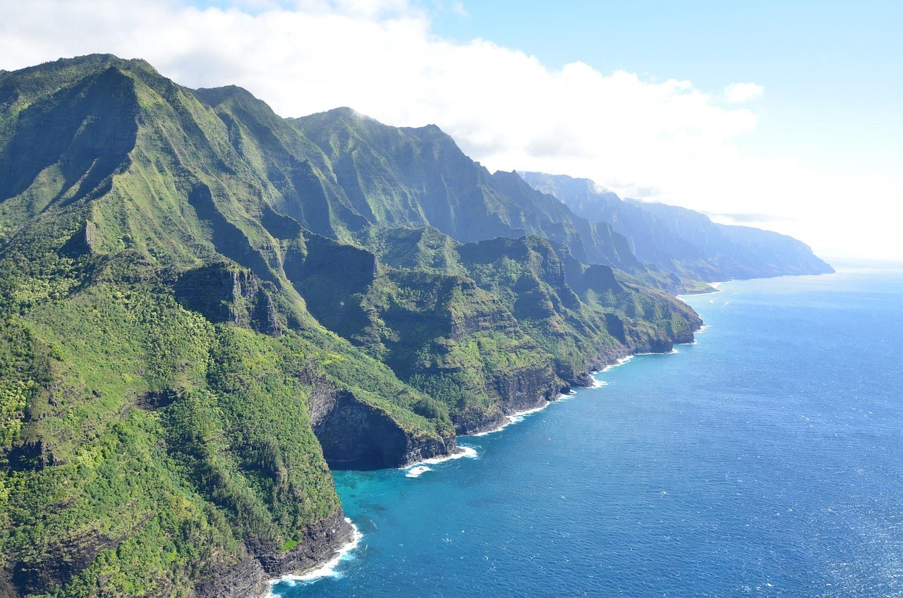 黎巴嫩海边景点现状，帐篷下的露宿生活